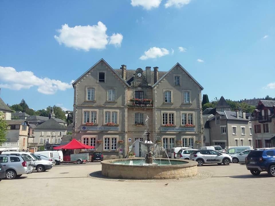 Maison Raffinee Treignac Luaran gambar